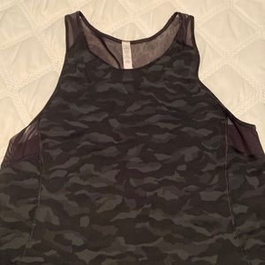 Lululemon tank in excellent condition